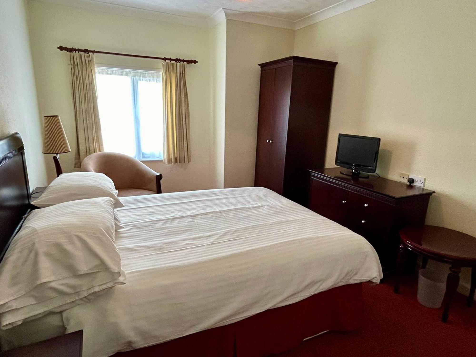 Regent Court - Seafront, Sandown - Free Car Ferry For Bookings Of 3 Or More Nights, Subject To Availability Room photo