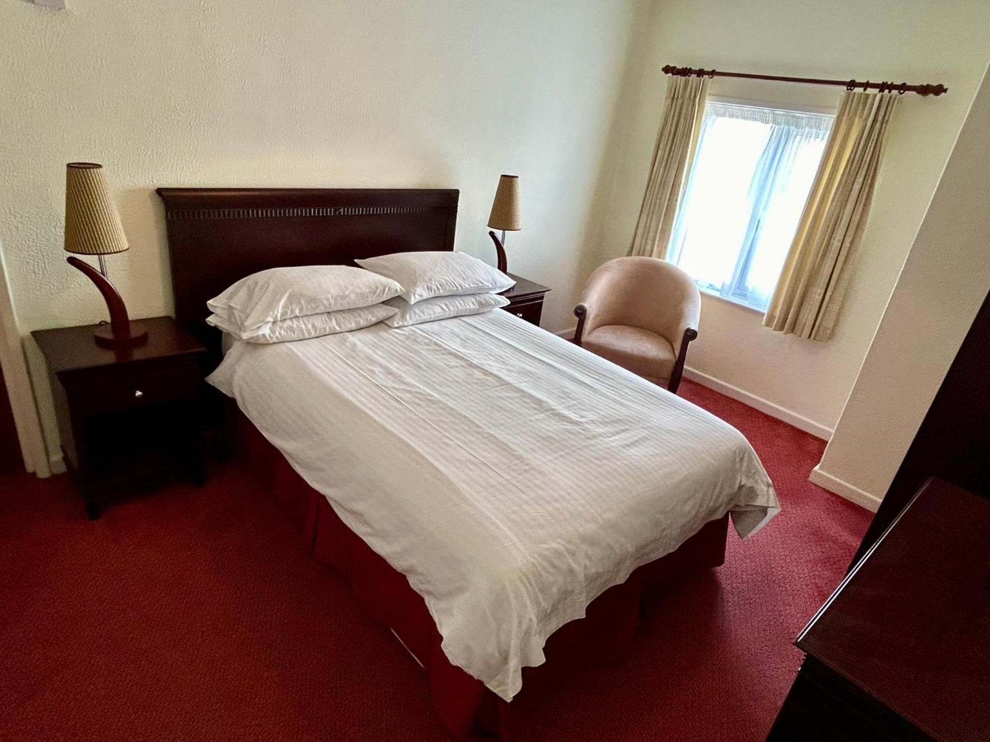 Regent Court - Seafront, Sandown - Free Car Ferry For Bookings Of 3 Or More Nights, Subject To Availability Room photo