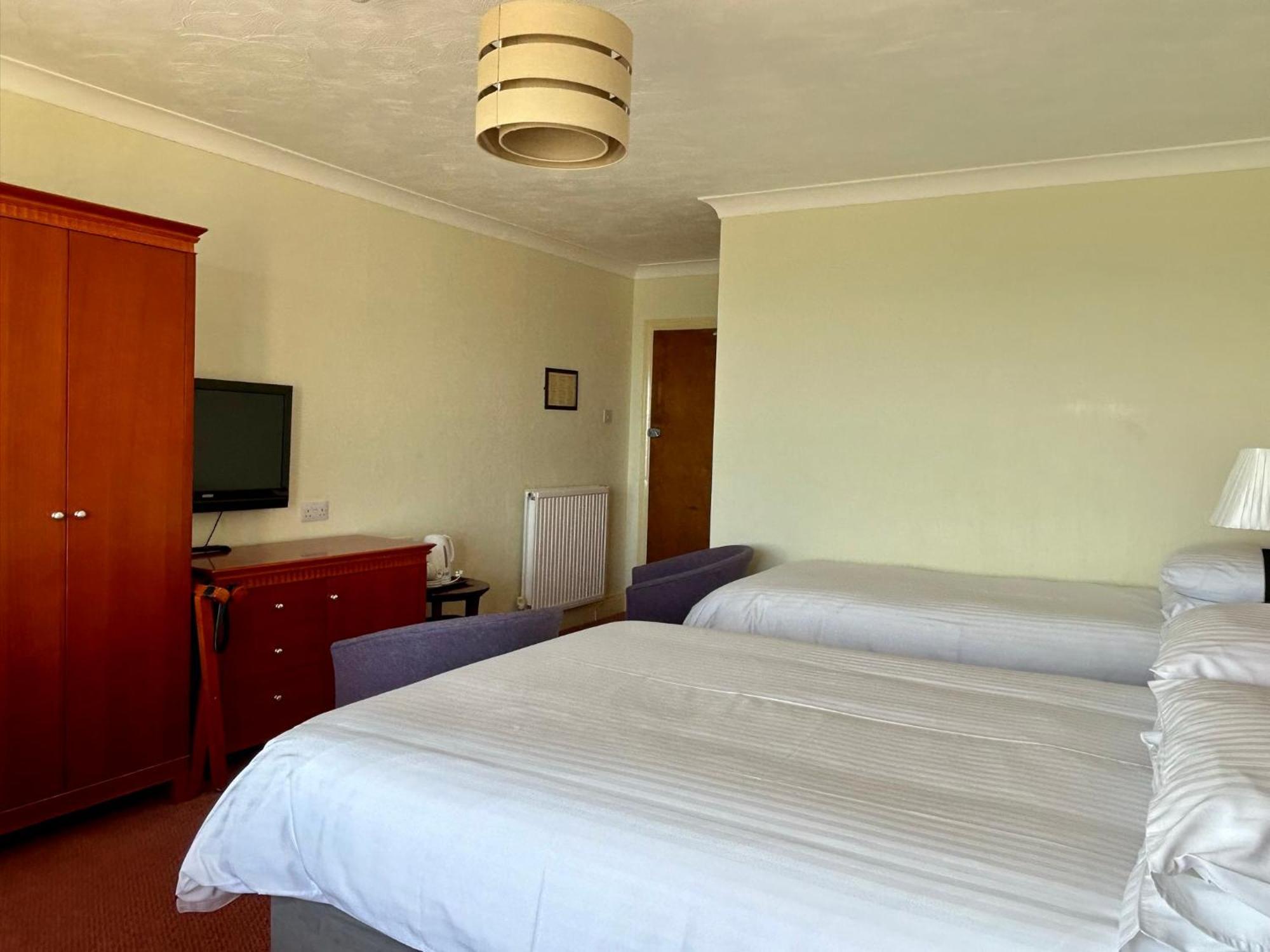 Regent Court - Seafront, Sandown - Free Car Ferry For Bookings Of 3 Or More Nights, Subject To Availability Room photo