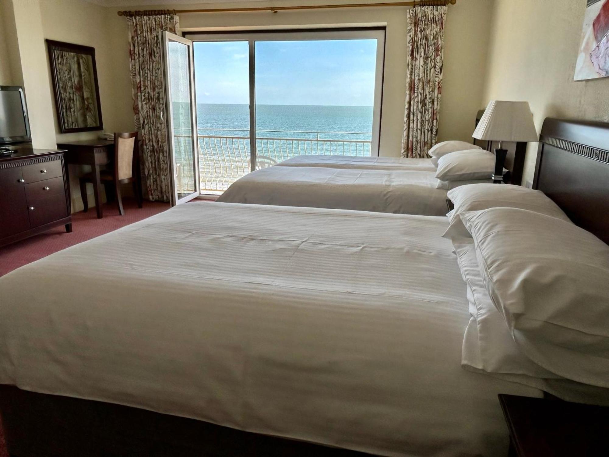 Regent Court - Seafront, Sandown - Free Car Ferry For Bookings Of 3 Or More Nights, Subject To Availability Room photo