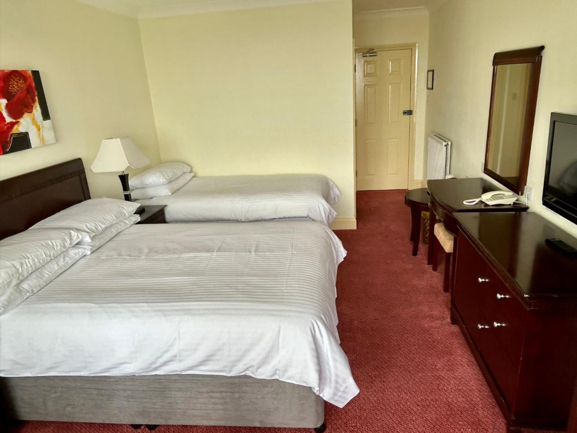 Regent Court - Seafront, Sandown - Free Car Ferry For Bookings Of 3 Or More Nights, Subject To Availability Room photo